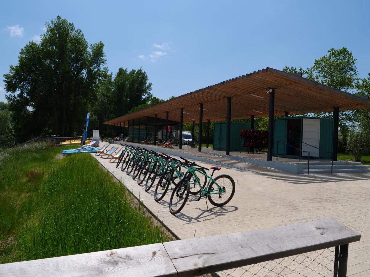 Tente Lodge Pour 5 Personnes En Bordure De La Riviere Allier Au Sein D'Un Petit Camping Saint-Yorre 외부 사진