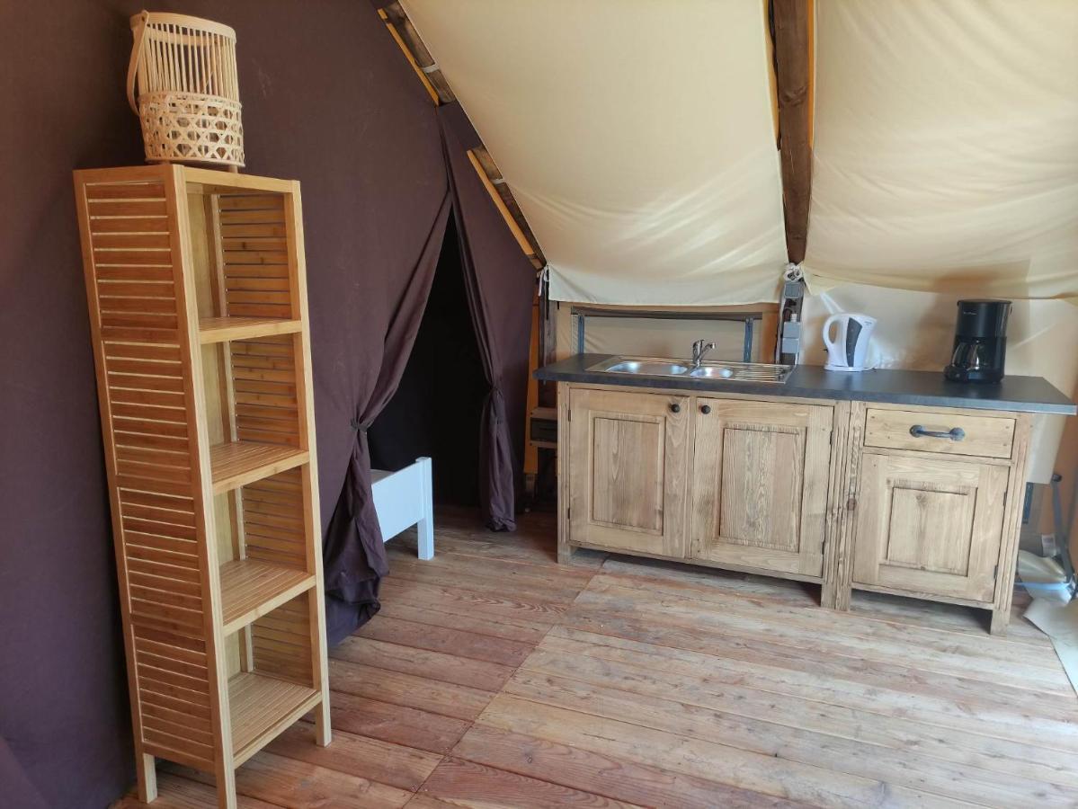 Tente Lodge Pour 5 Personnes En Bordure De La Riviere Allier Au Sein D'Un Petit Camping Saint-Yorre 외부 사진